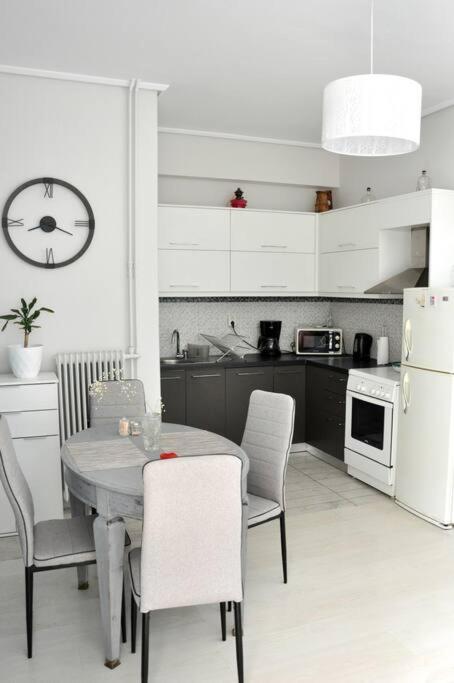 Koukakis Sunshine Roof Apartment เอเธนส์ ภายนอก รูปภาพ